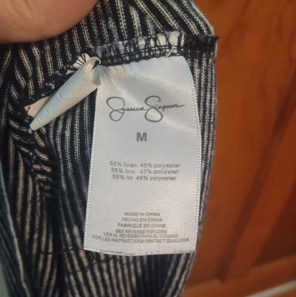 Black pin stripe tee shirt. - Picture 4 of 4